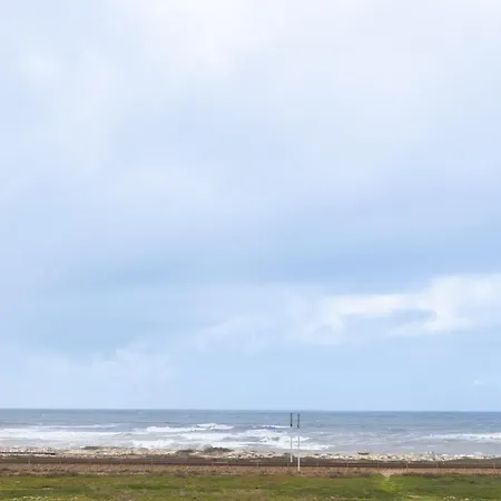 Sao Felix Seaside Oasis 公寓 *